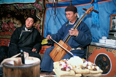 FILME CAMELOS TAMBÉM CHORAM